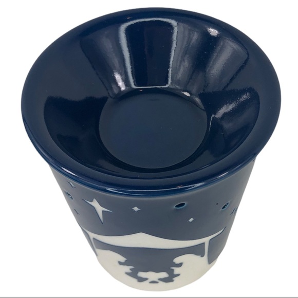 Scentsy Silent Night Nativity Plug-In Nightlight Warmer - Picture 4 of 8